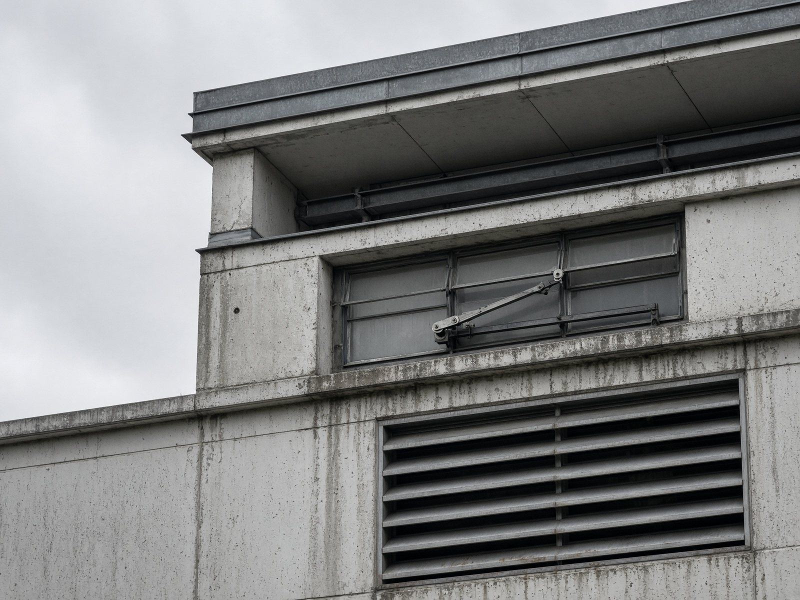 Smoke vent actuator